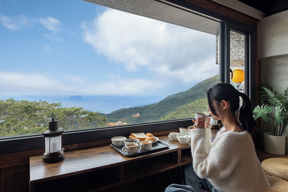 H& Jiufen The Ocean Theory BnB 24/38