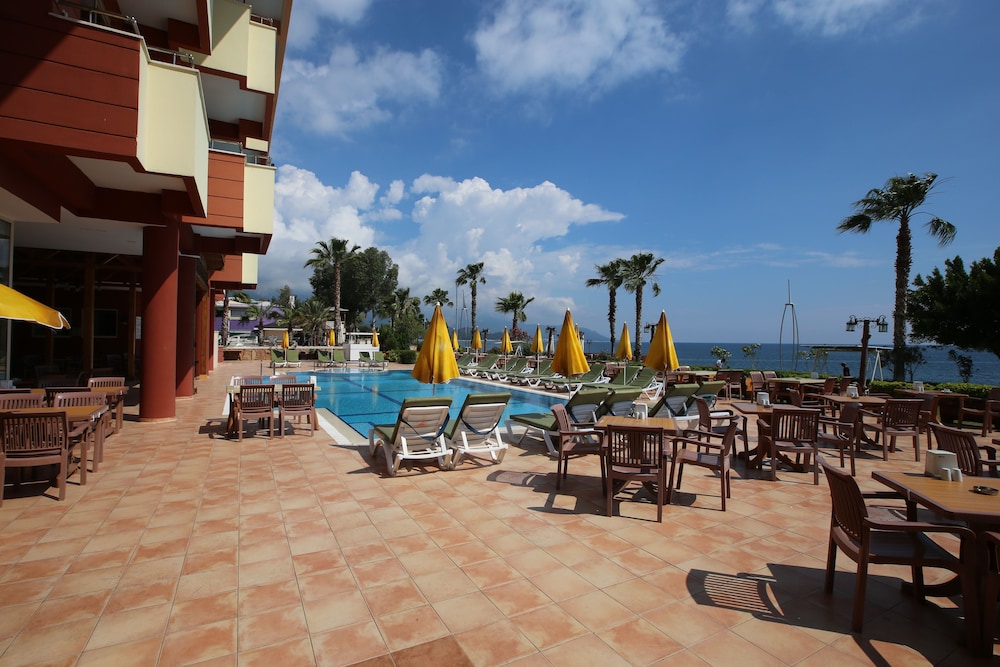 Valeri Beach Hotel 43/50