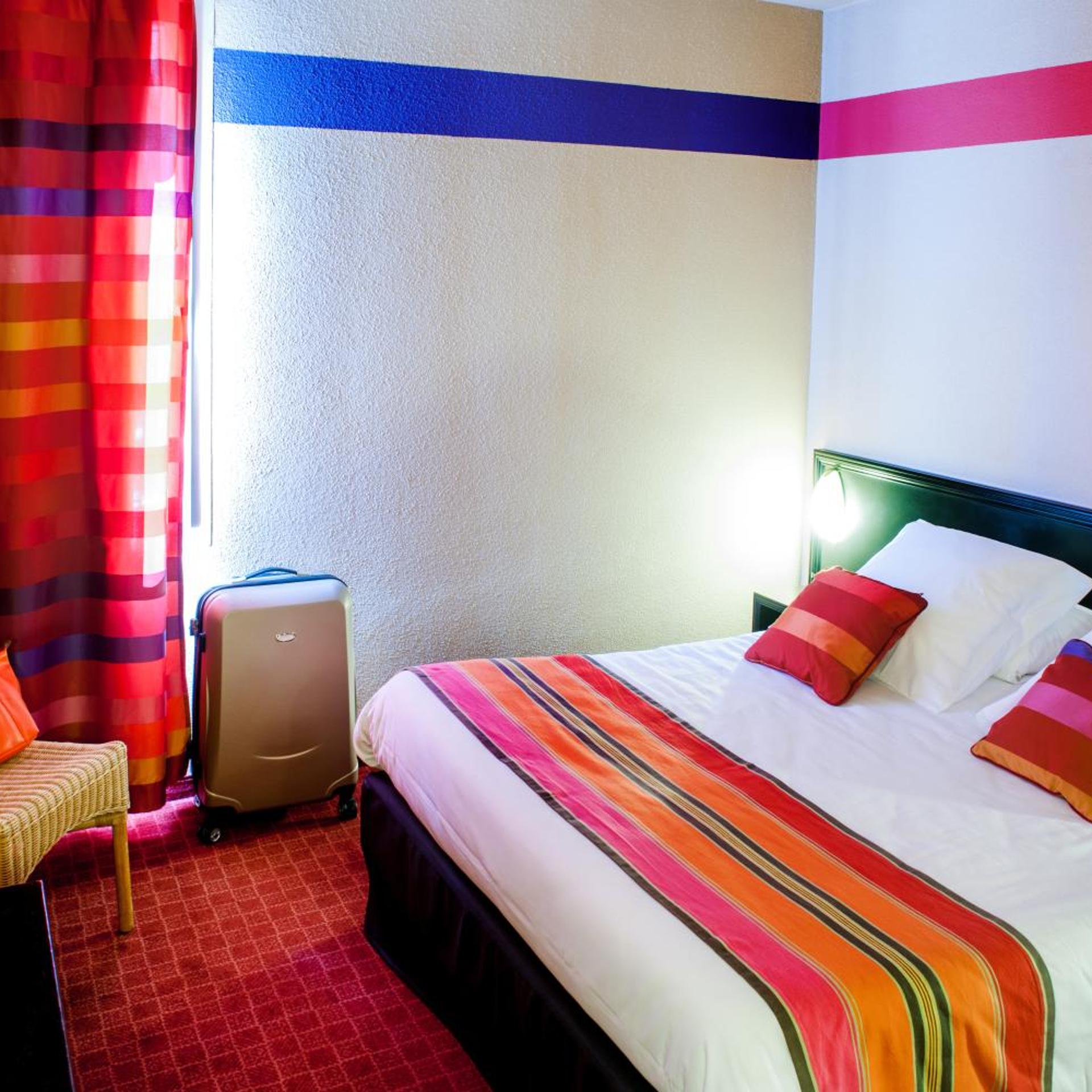غرفة بسرير مزدوج أو سريرين منفصلين، Hotel Saint Sauveur 8/10