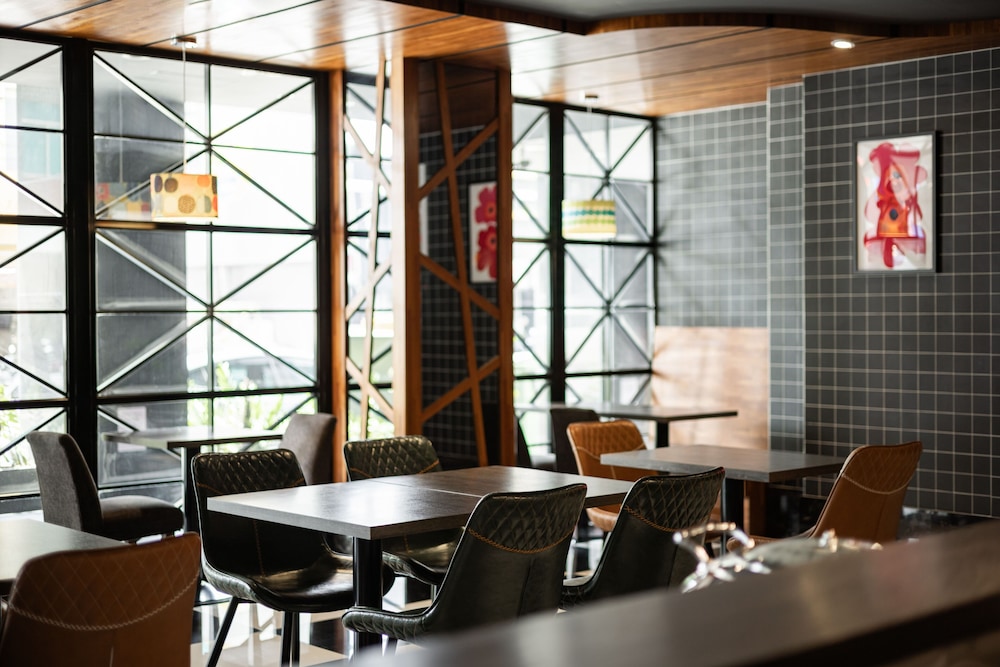 Kindness Hotel Zhongshan Bade 47/56