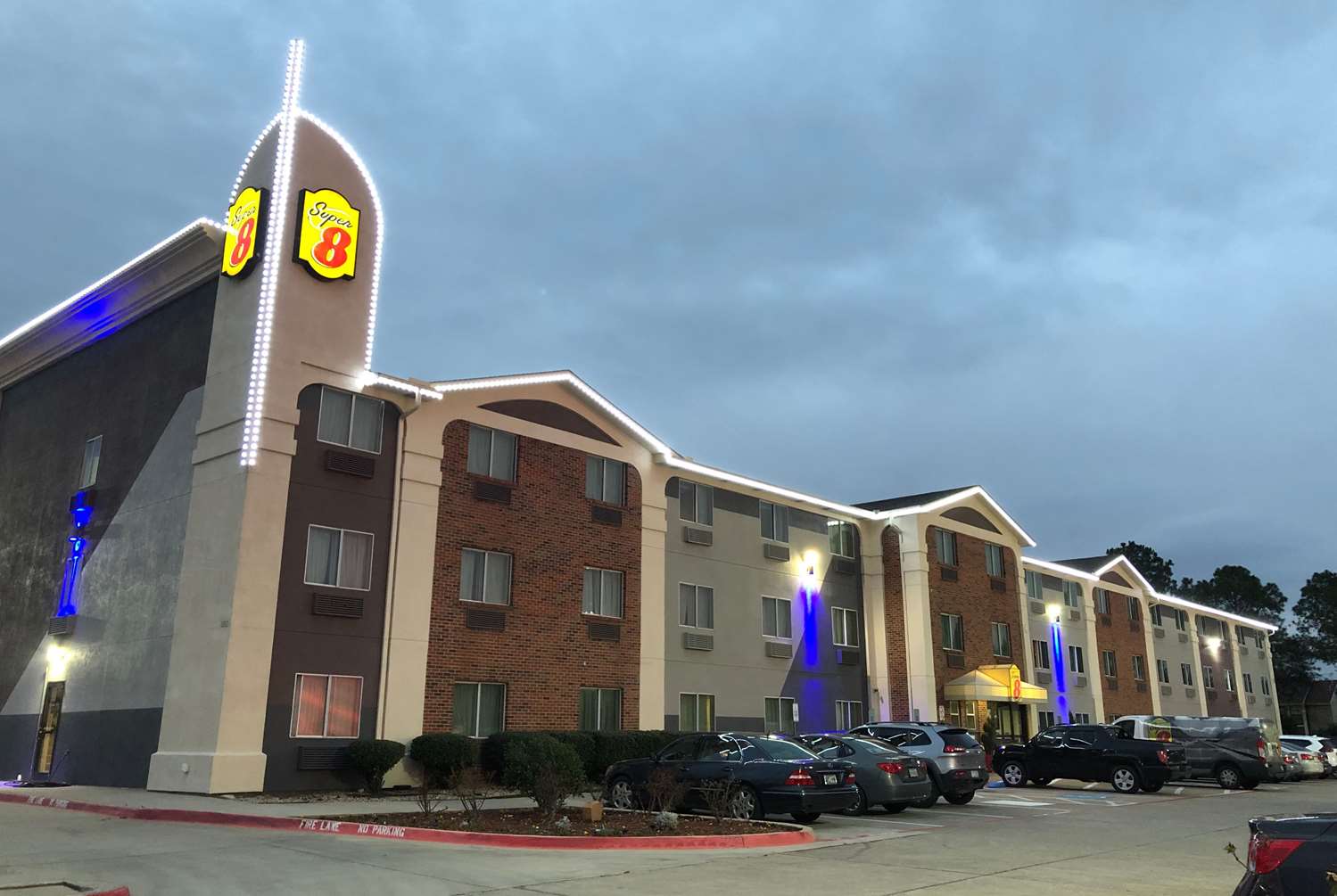 Super 8 By Wyndham Bedford Dfw Airport West 4/31
