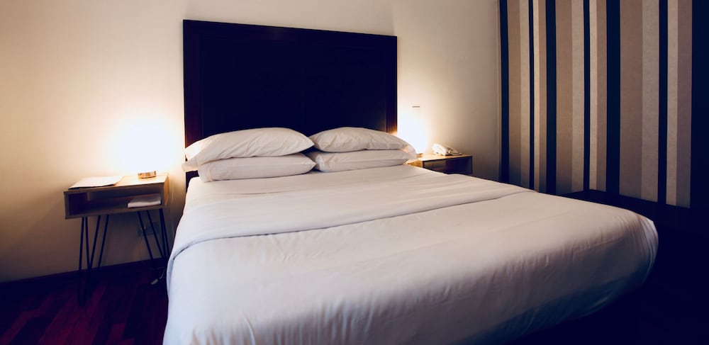 HOTEL TOLOSA 19/75
