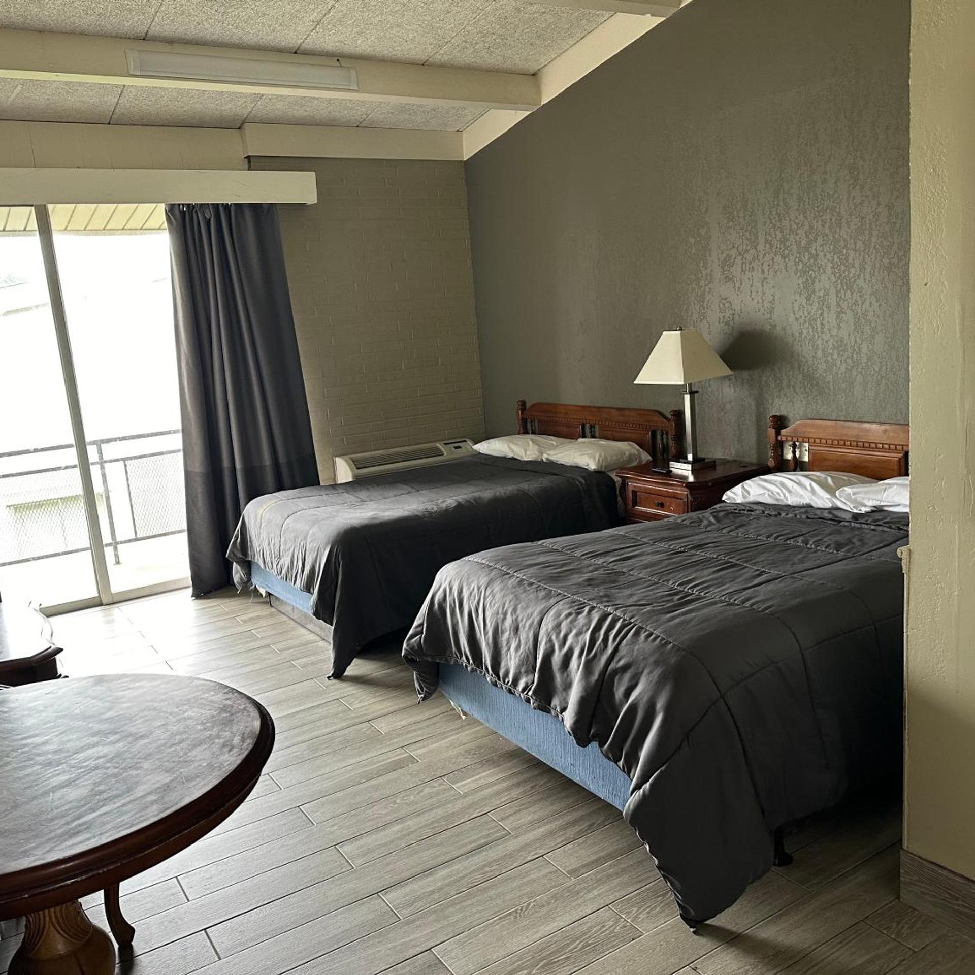 Amerihill Inn Suites Greensboro 13/41