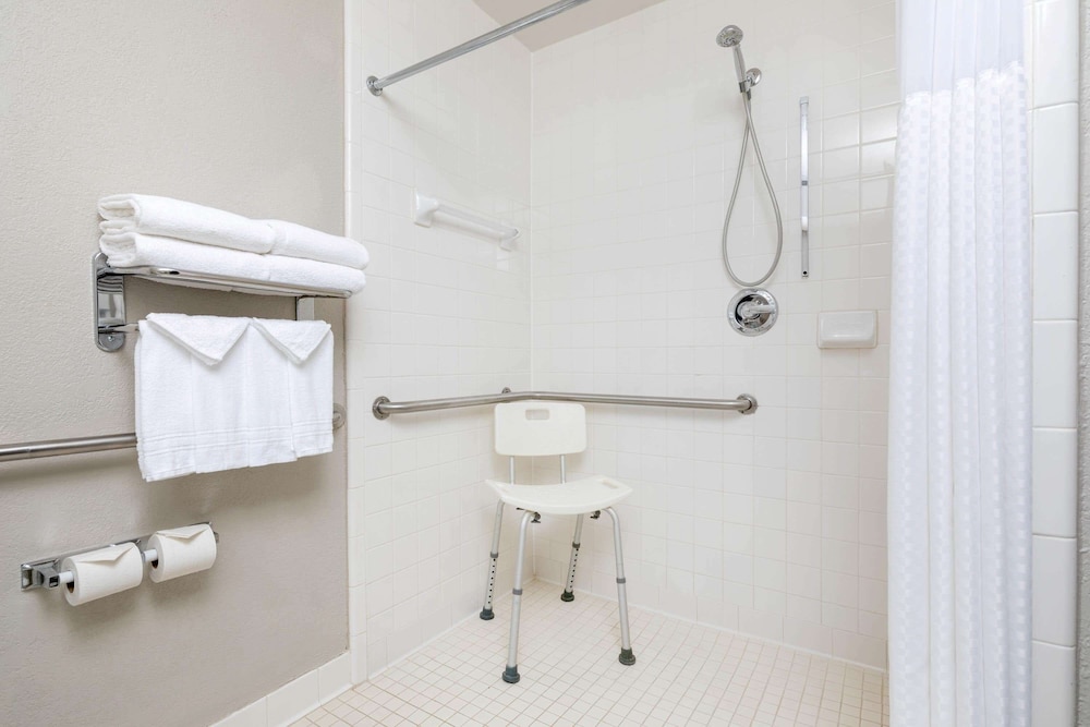 Microtel Inn Suites By Wyndham Atlanta Buckhead Area 10/24