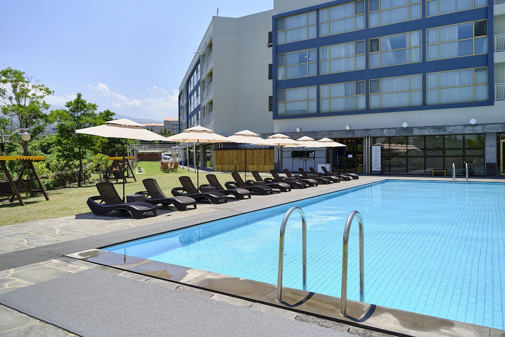 Shin Shin Hotel Jeju City 59/60