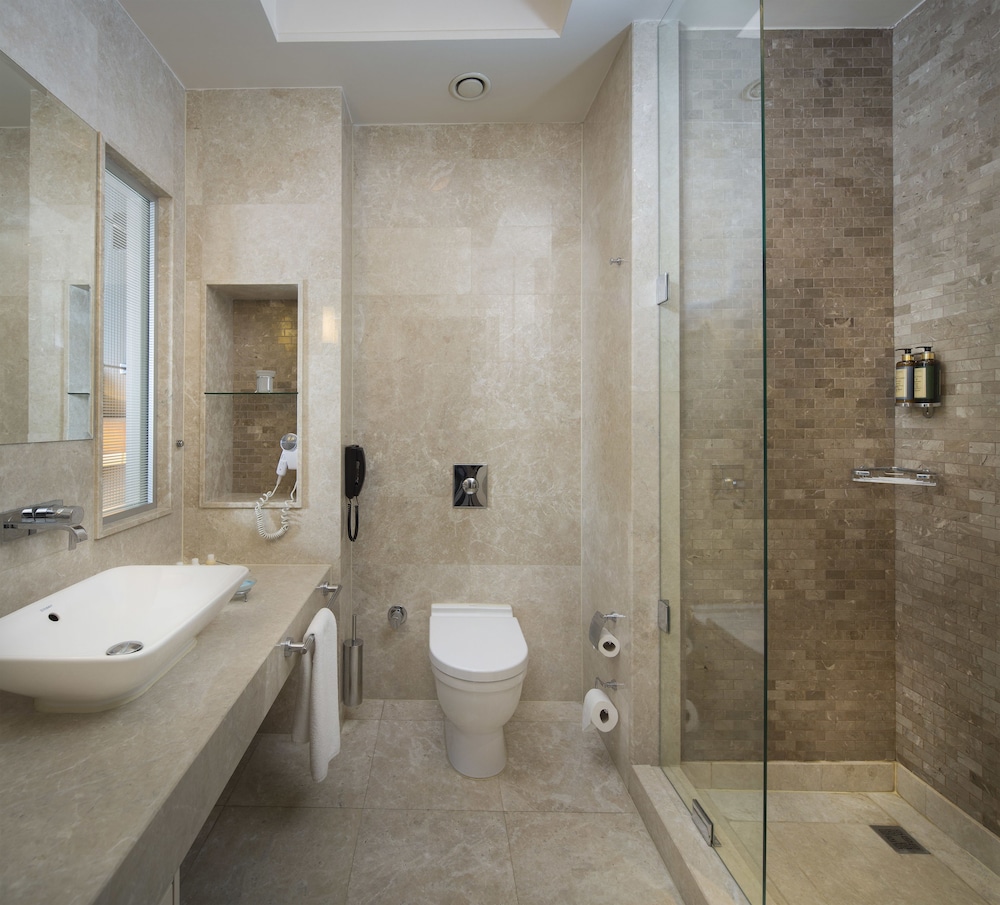Titanic Business Kartal 47/50