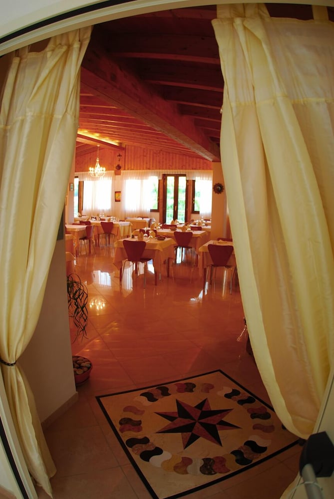 HOTEL ORCHID 33/57