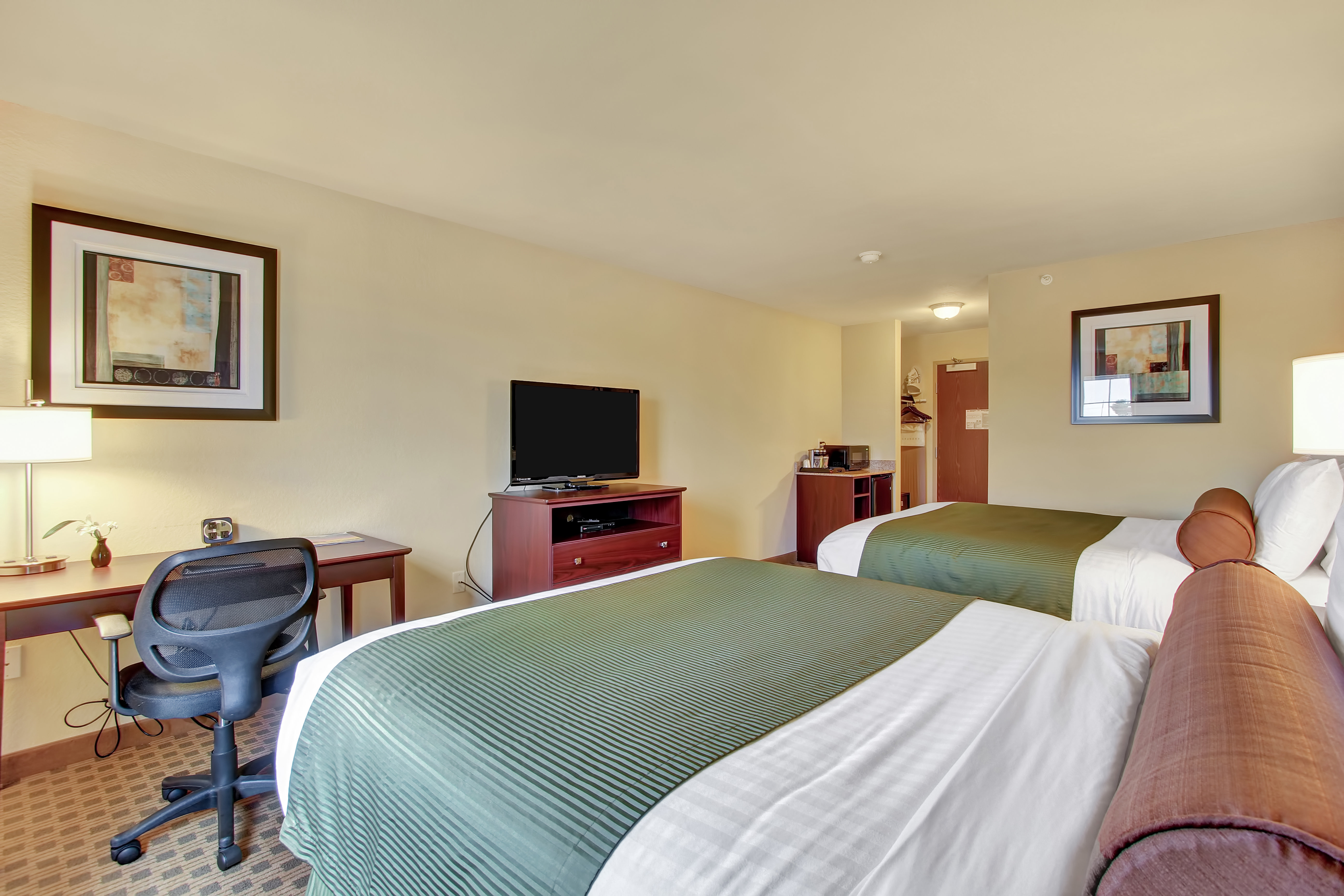 Cobblestone Hotel Suites Waynesboro Pa 17/48