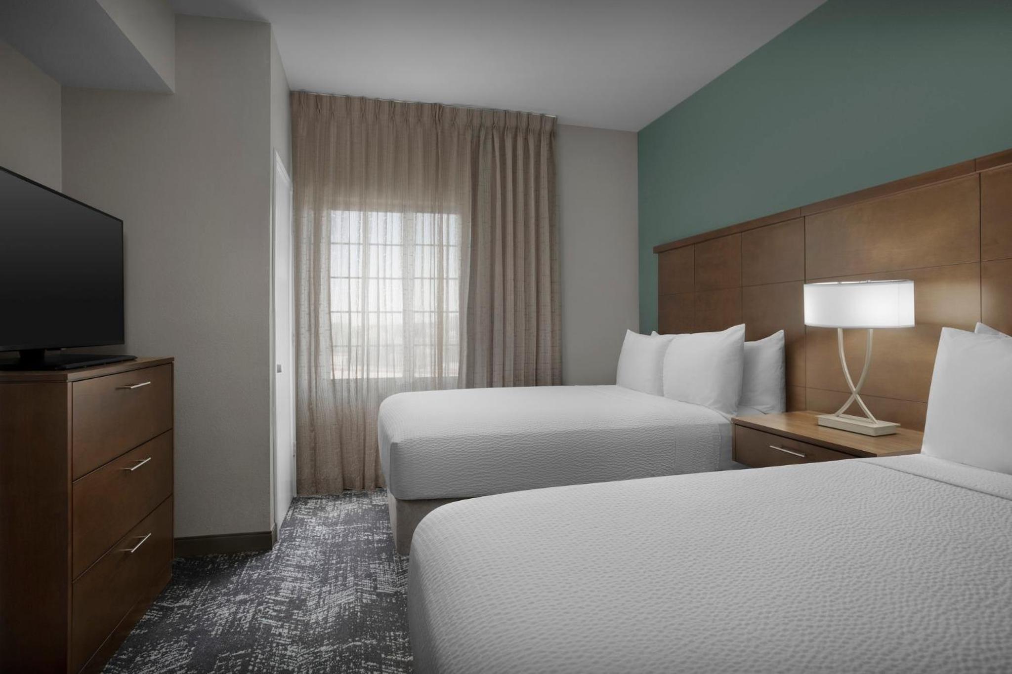 2 Bedrooms, Suite, 1 King and 2 Double Beds, Accessible