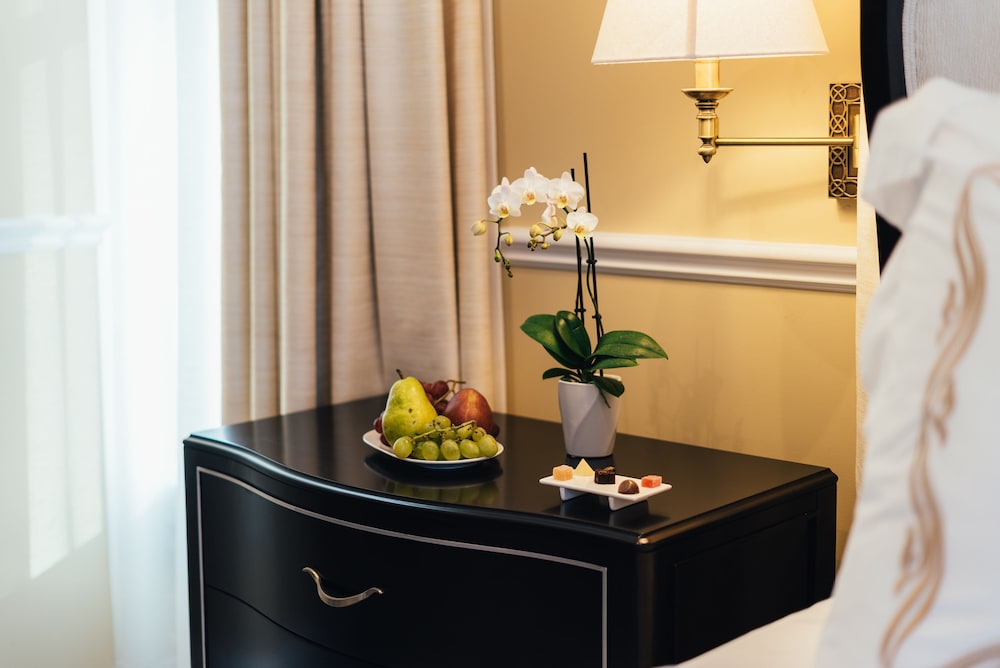 Mansion on Sutter San Francisco - Luxury 5 Star Boutique Hotel (ex Payne Mansion Hotel) 70/75