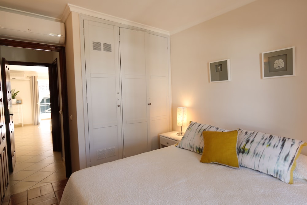 APARTAMENTOS THE OLD VILLAGE BY VILLAGE 4U 20/75