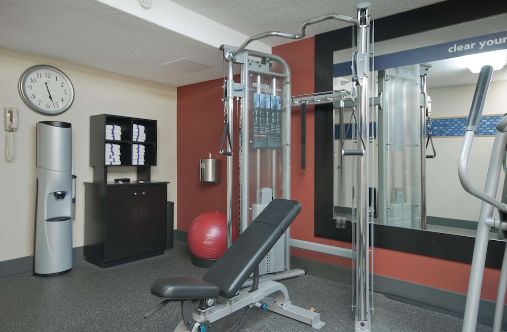 Hampton Inn Indianapolis-N.E./Castleton 24/42