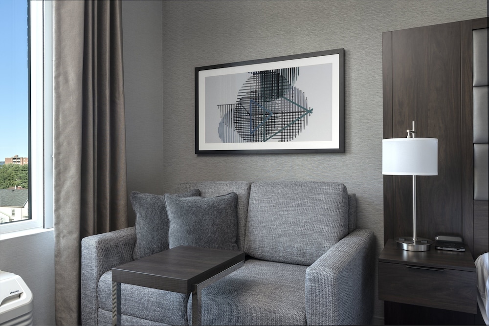 Staybridge Suites Boston Logan Airport - Revere 36/63