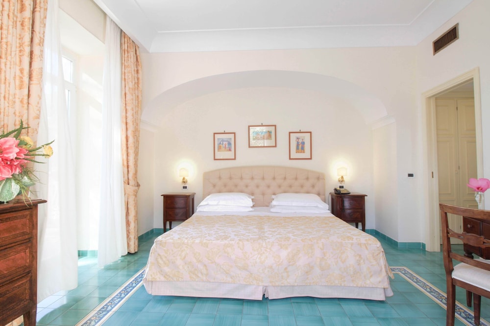 SUPERIOR, DOUBLE OR TWIN BED, PARTIAL SEA VIEW