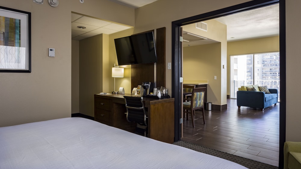 Holiday Inn Houston Downtown 30/77