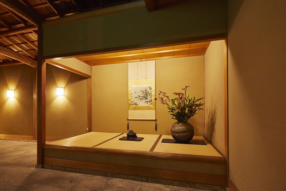 Yamatoya Honten 38/69