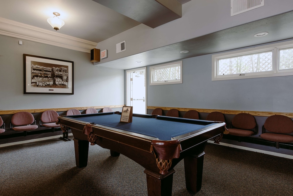 Tamarack Beach Resort Hotel 39/65