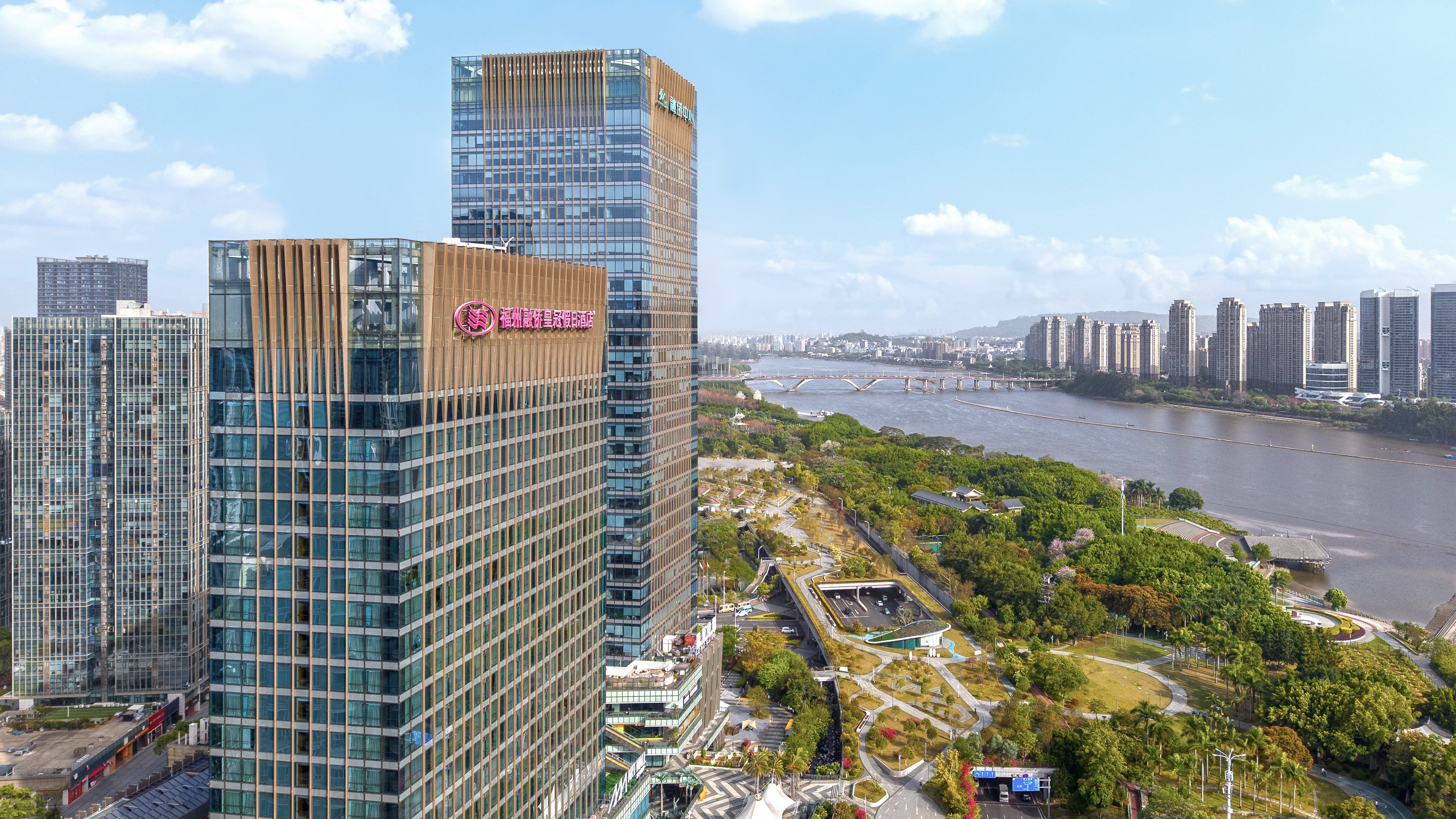 CROWNE PLAZA FUZHOU RIVERSIDE 3/50