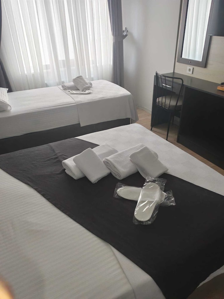 Demir Otel Restaurant 26/41