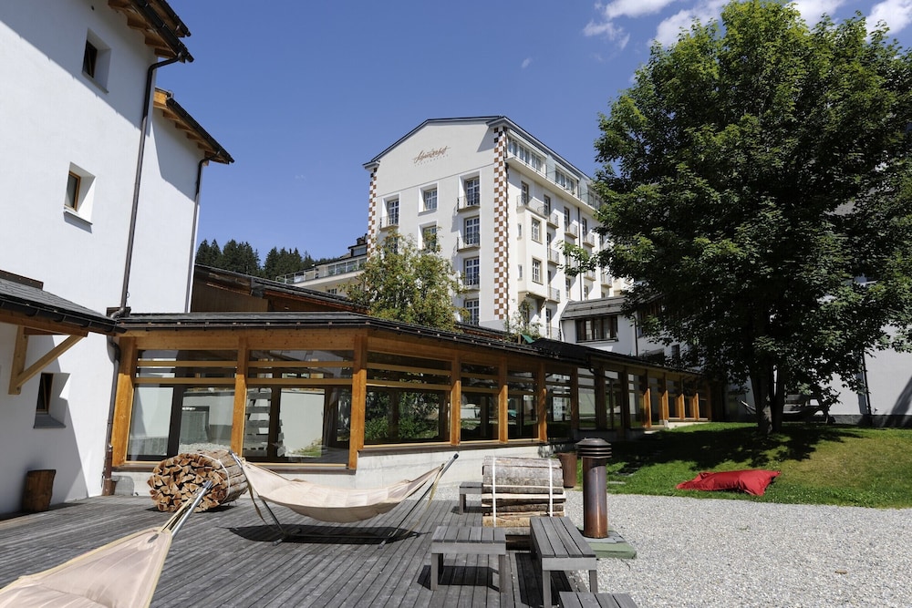 Hotel Schweizerhof Lenzerheide 37/41