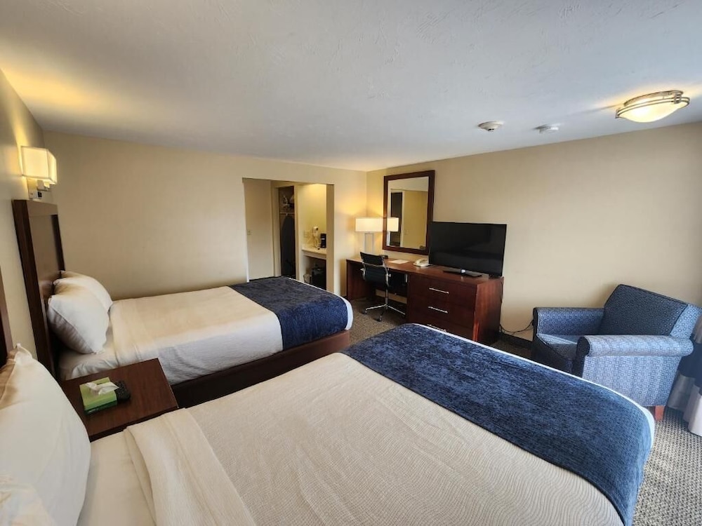 Hyannis Travel Inn 18/45