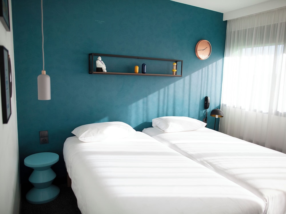 STANDARD, TWIN BEDS