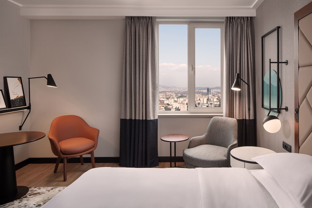 Sheraton Istanbul Levent 26/83