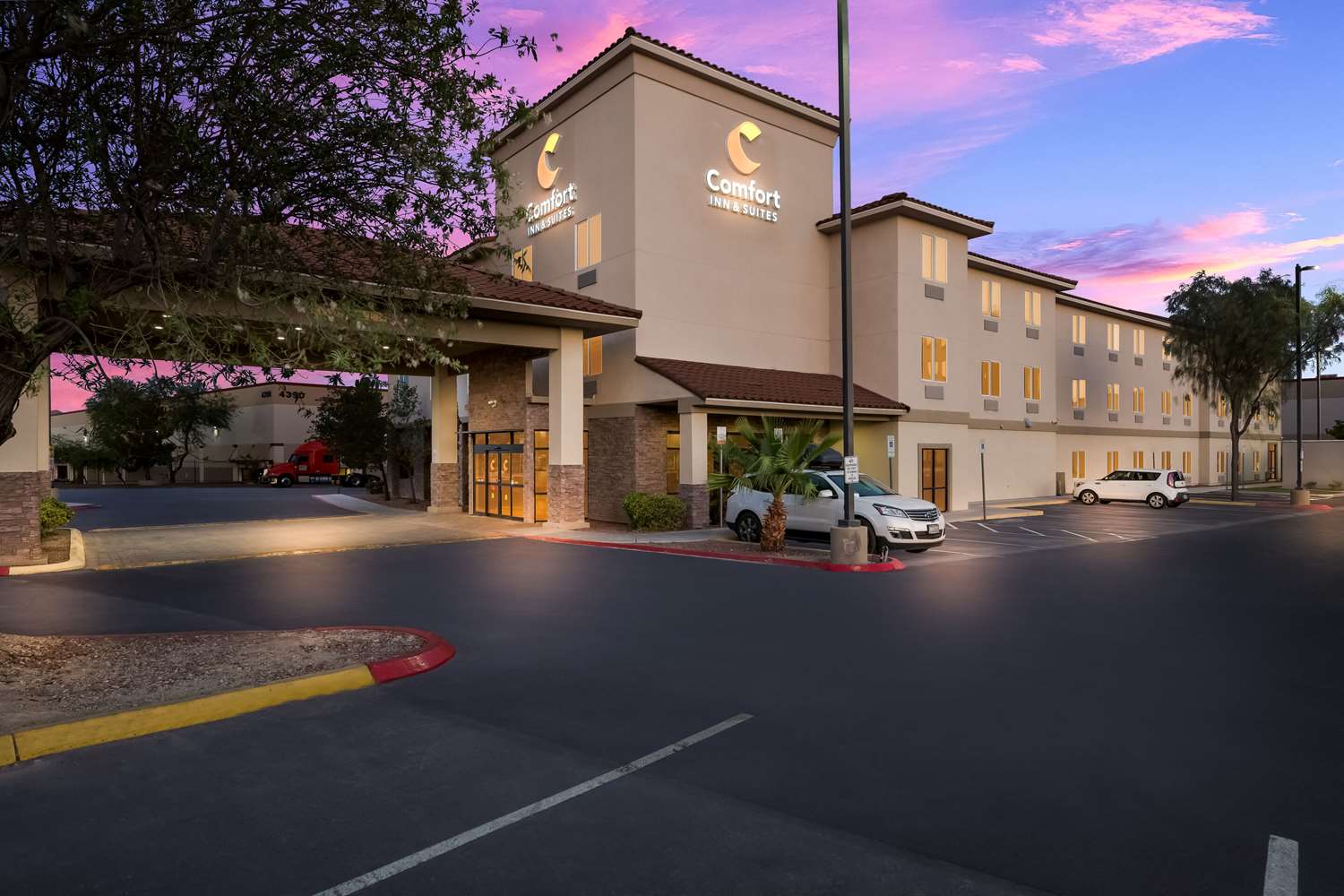 Comfort Inn and Suites Las Vegas - Nellis 16/17