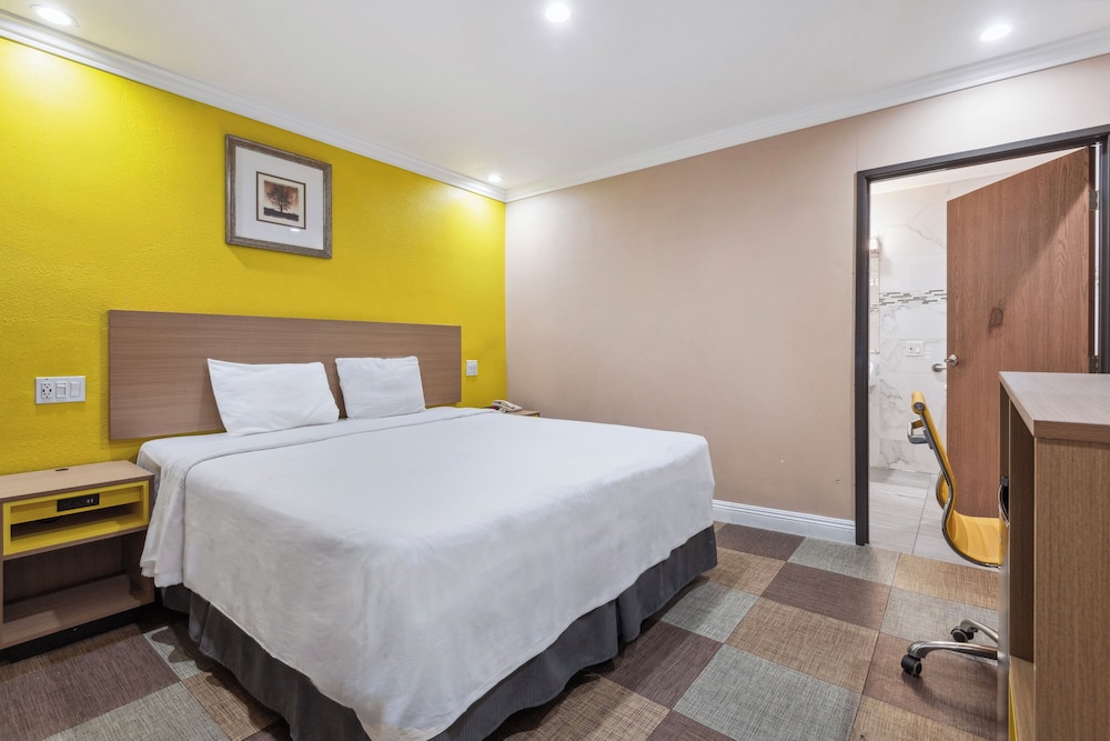 Hotel H-Wood 12/33
