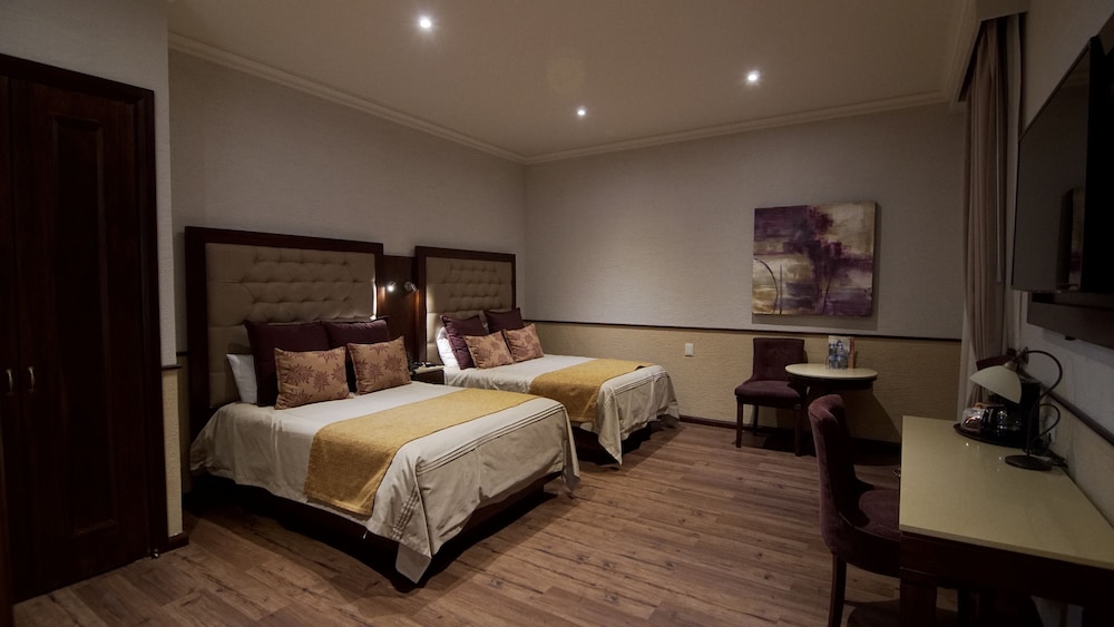 Hotel Morales Historical & Colonial 32/73