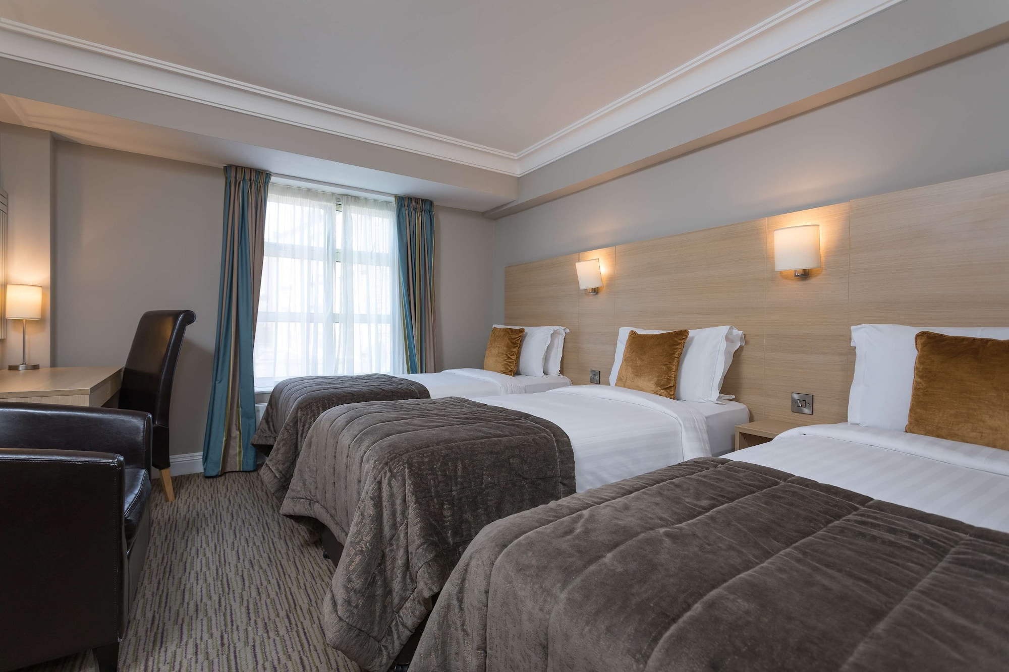 ROOM, TRIPLE, 3 BEDS