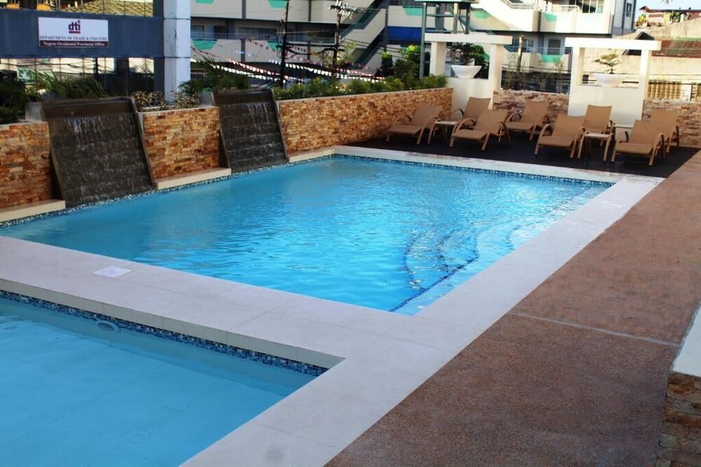 Mo2 Westown Hotel Bacolod - Downtown 2/43