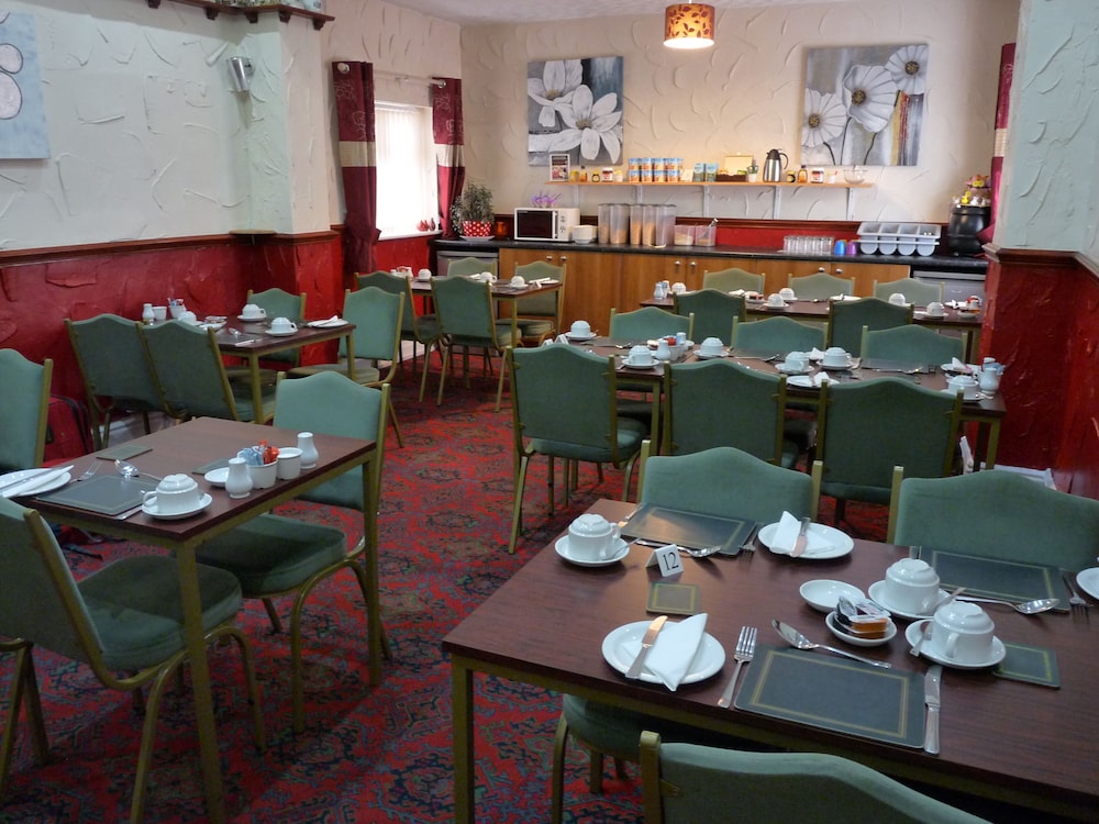 Hilbre Hotel 37/40