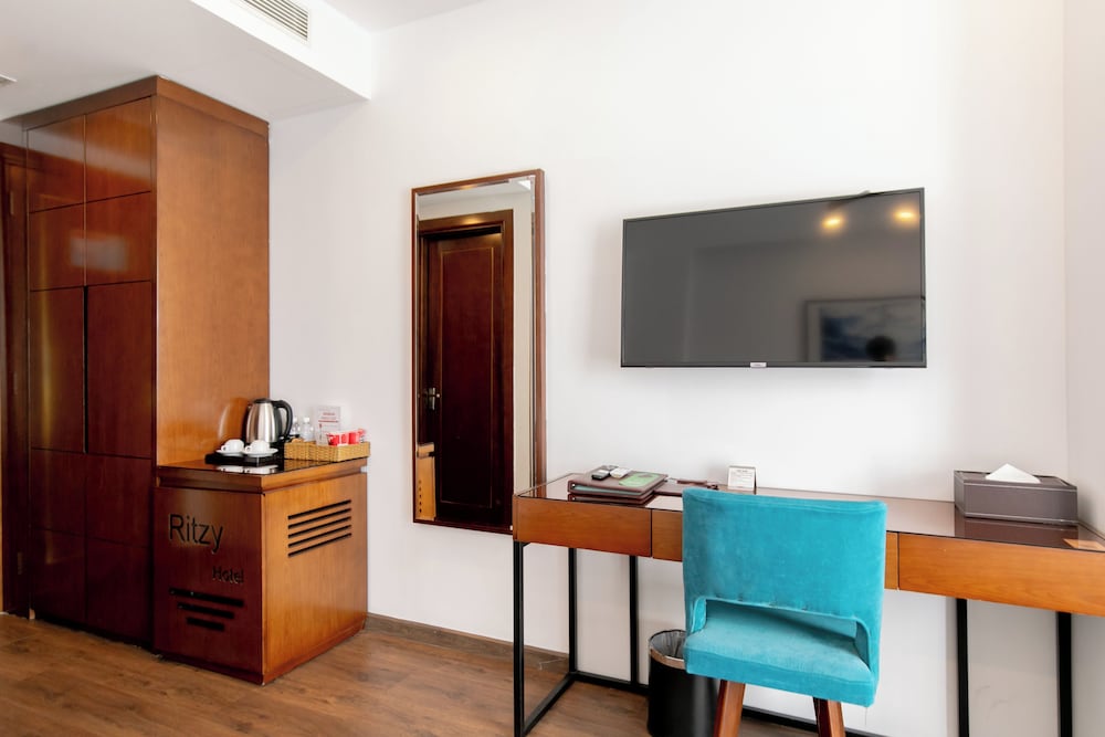 Ritzy Boutique Hotel Da Nang 57/77