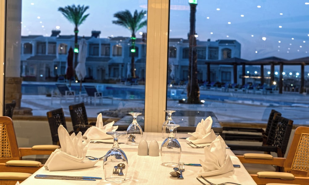 Invidia Coral Beach Tiran 122/137