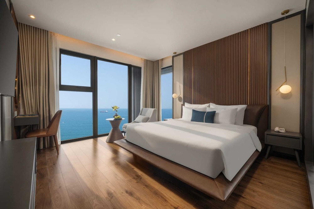 Marco Polo, Suite, Twin Beds, King Bed