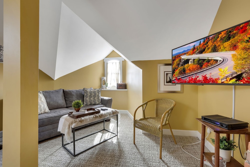 50 Lincoln Short North Bed and Breakfast 54/71