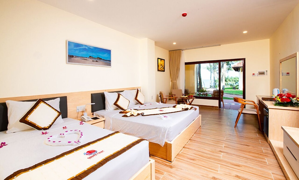 Golden Coast Resort And Spa 17/50
