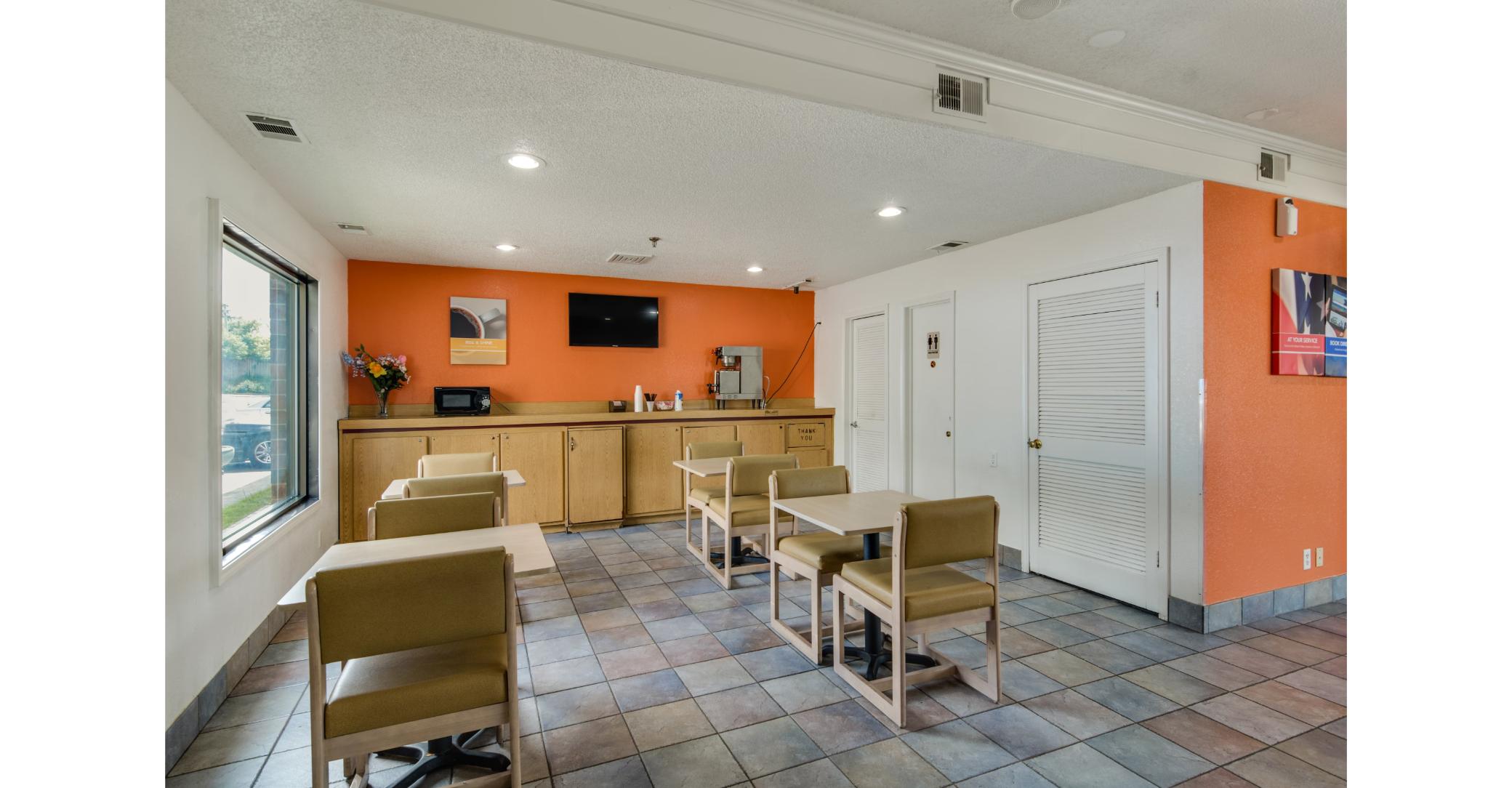 Motel6 Waukegan, IL 42/63