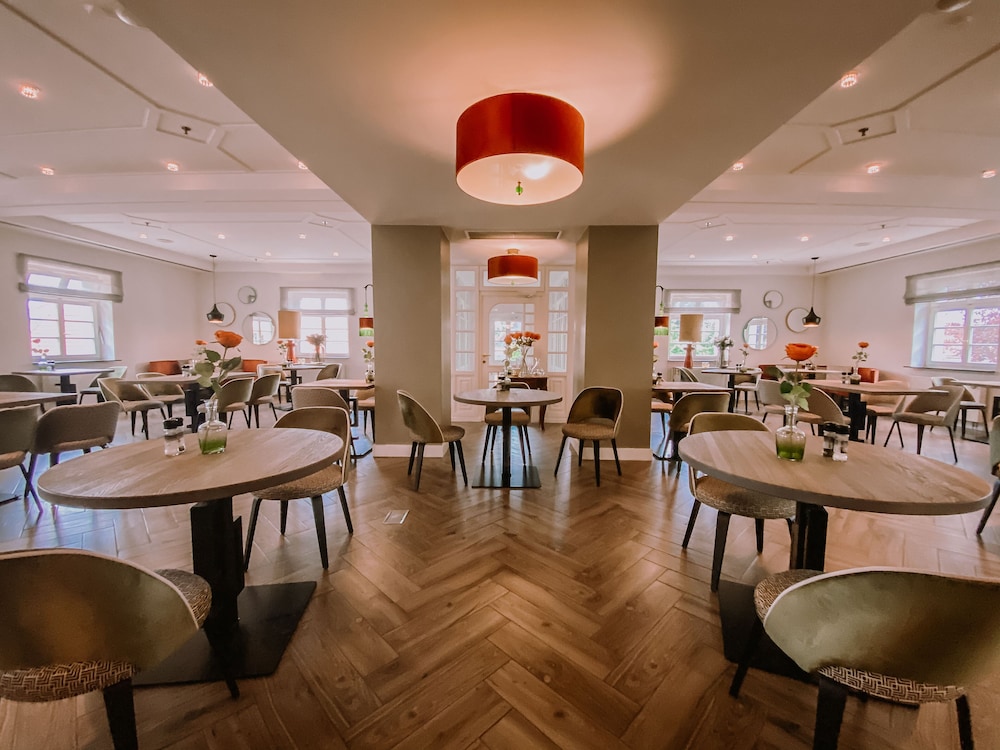 Van Der Valk Schlosshotel Grosser Gasthof 44/59