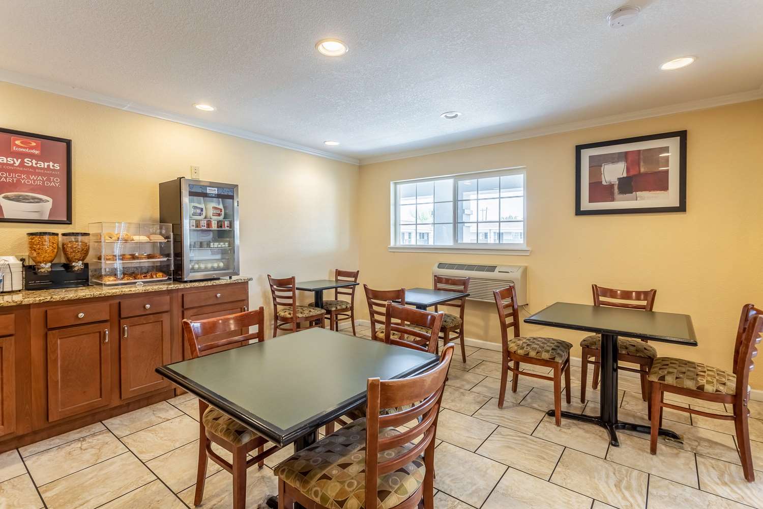 Econo Lodge Inn & Suites Santa Rosa 11/15