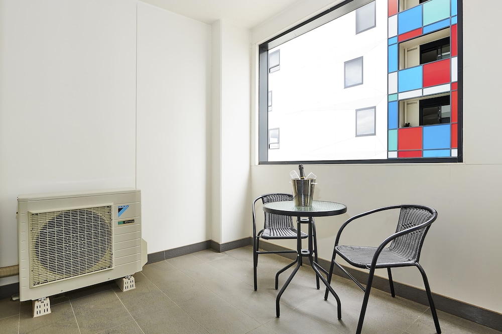 Melbourne Knox Central Apartment Hotel 27/49