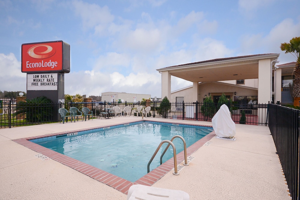 Econo Lodge Lake Charles University Area 5/48