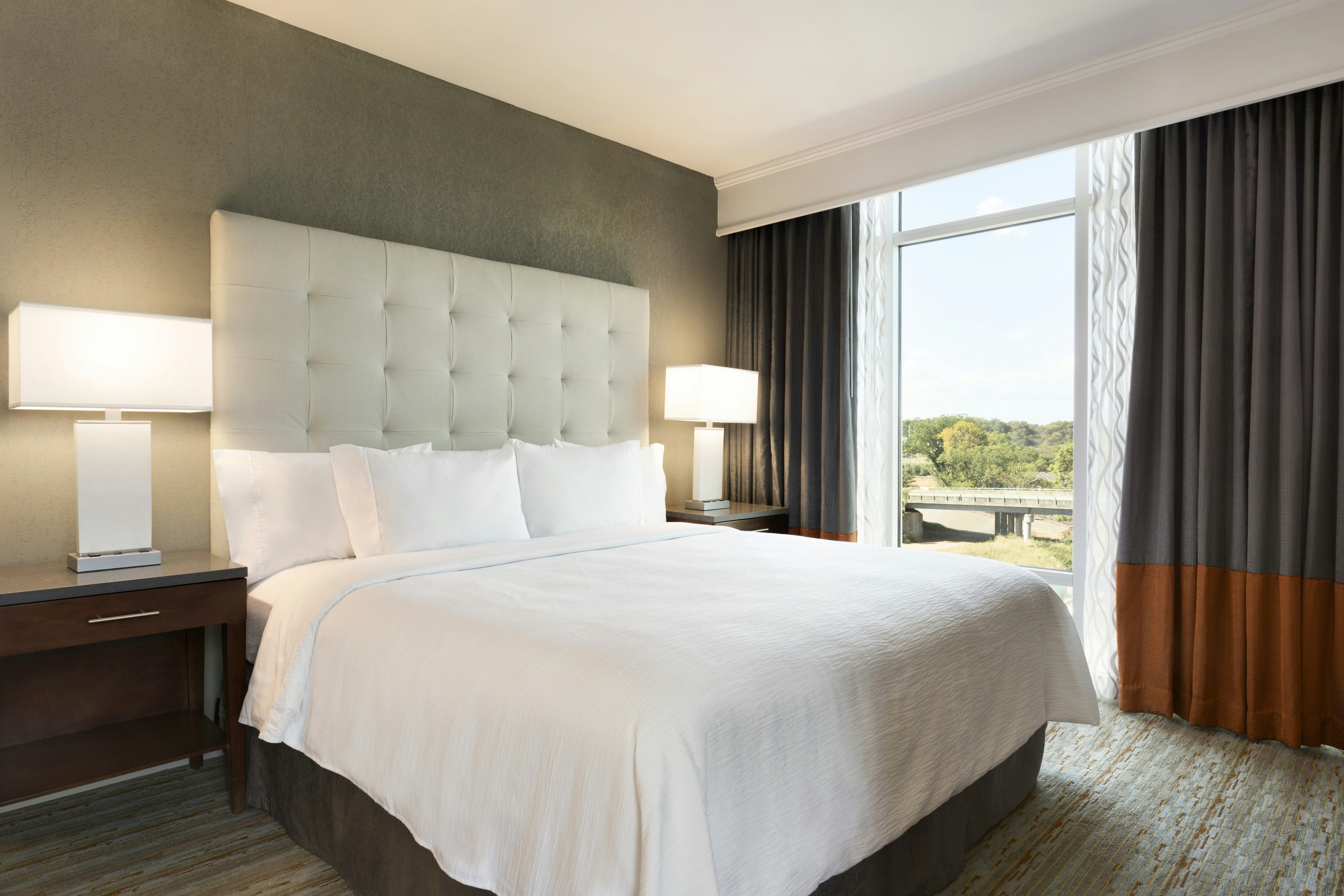 2 ROOMS, SUITE, KING BED, ACCESSIBLE