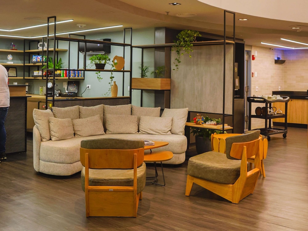 Ibis Maringa 28/50