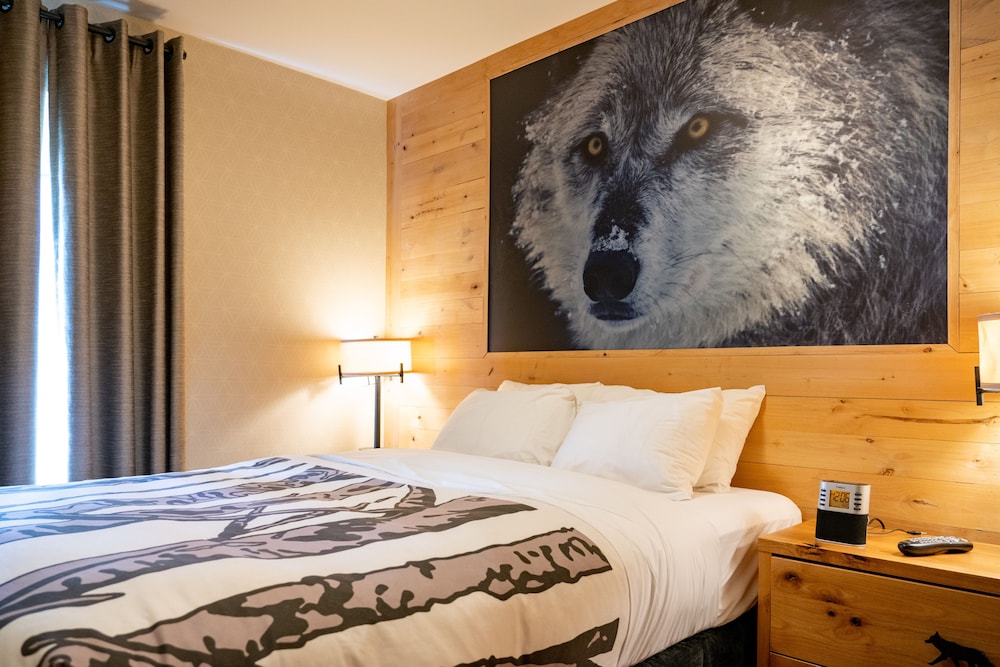 2 Bedrooms, Suite, King and Queen Bed, Sofa
