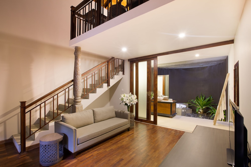 Deer Park Hotel 46/70