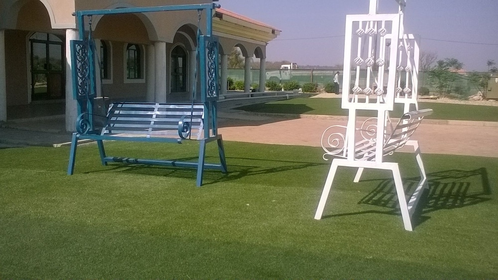Sahara Stones Hotel 12/50