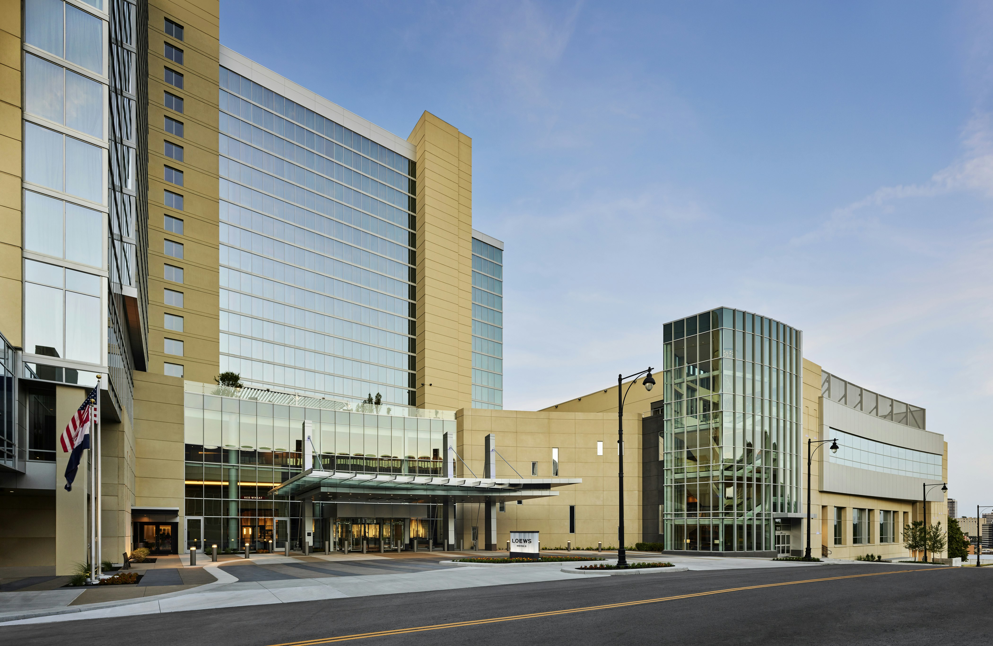 Loews Kansas City Hotel 73/78