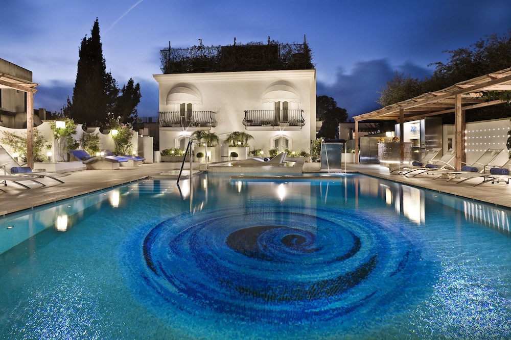 Villa Blu Capri Hotel 62/68